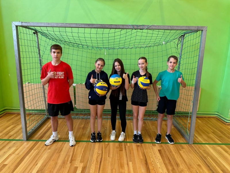 Sporta bumbas Ukrainas karoga krāsās